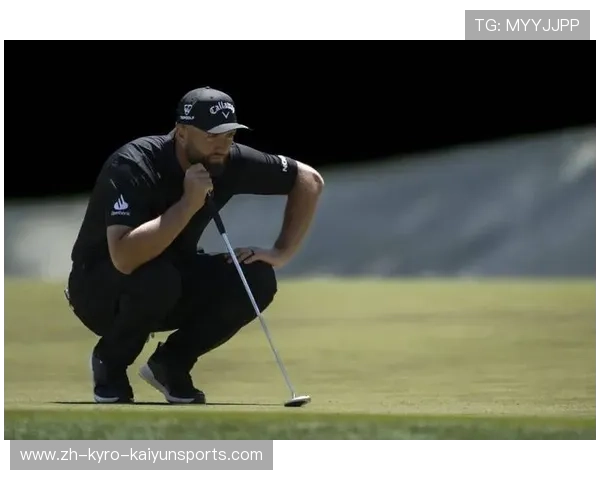 大师赛战报麦克罗伊次轮领先6杆 中国李昊桐带病冲刺跻身T7